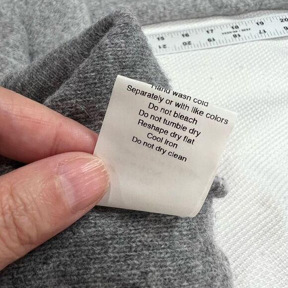 Chiaramente Gray Wool Blend Single Hook‎ Closure Cardigan Sweater Sz M Women’s - Picture 9 of 9